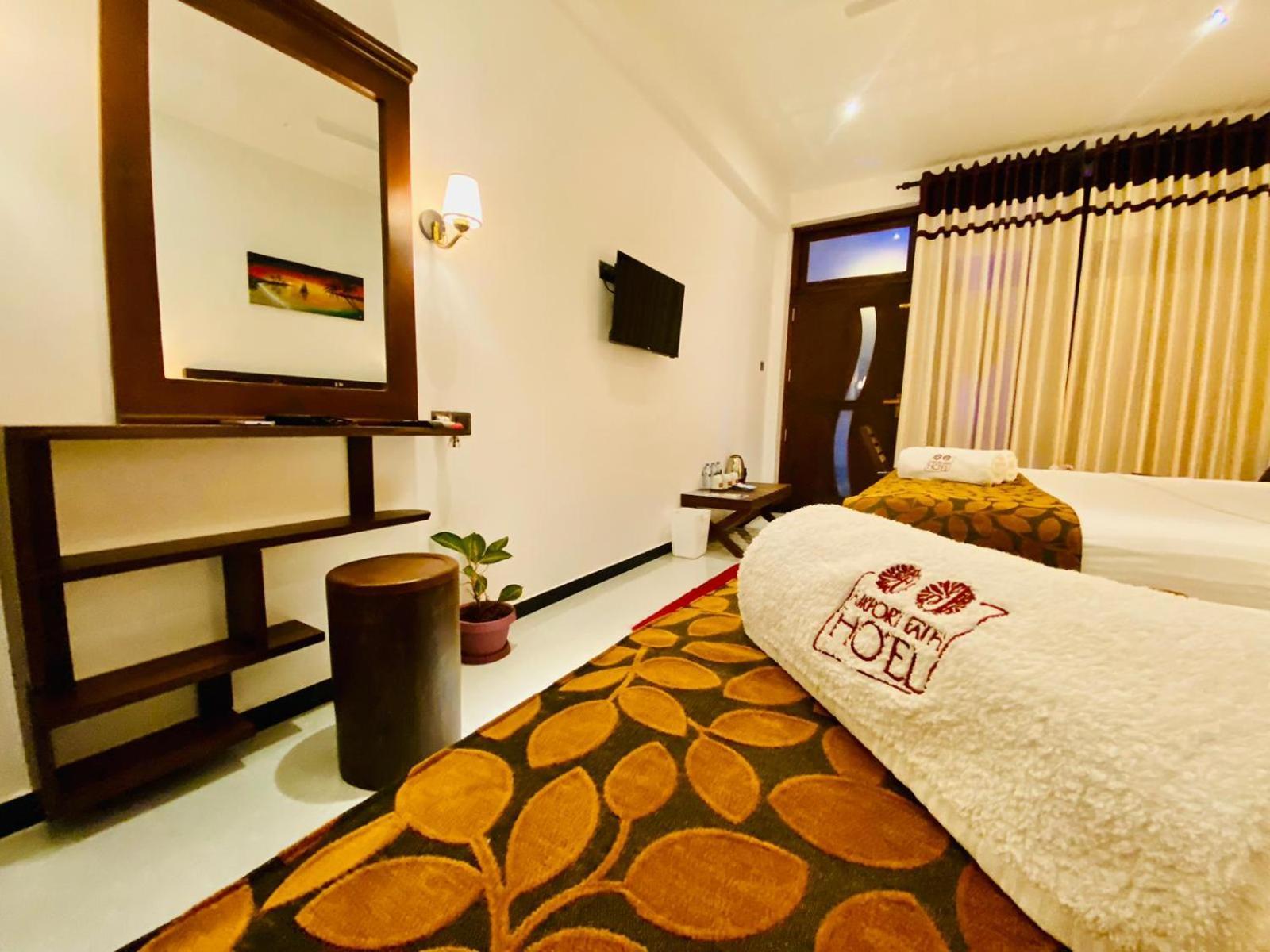 Airport Faith Hotel Katunayaka Екстериор снимка