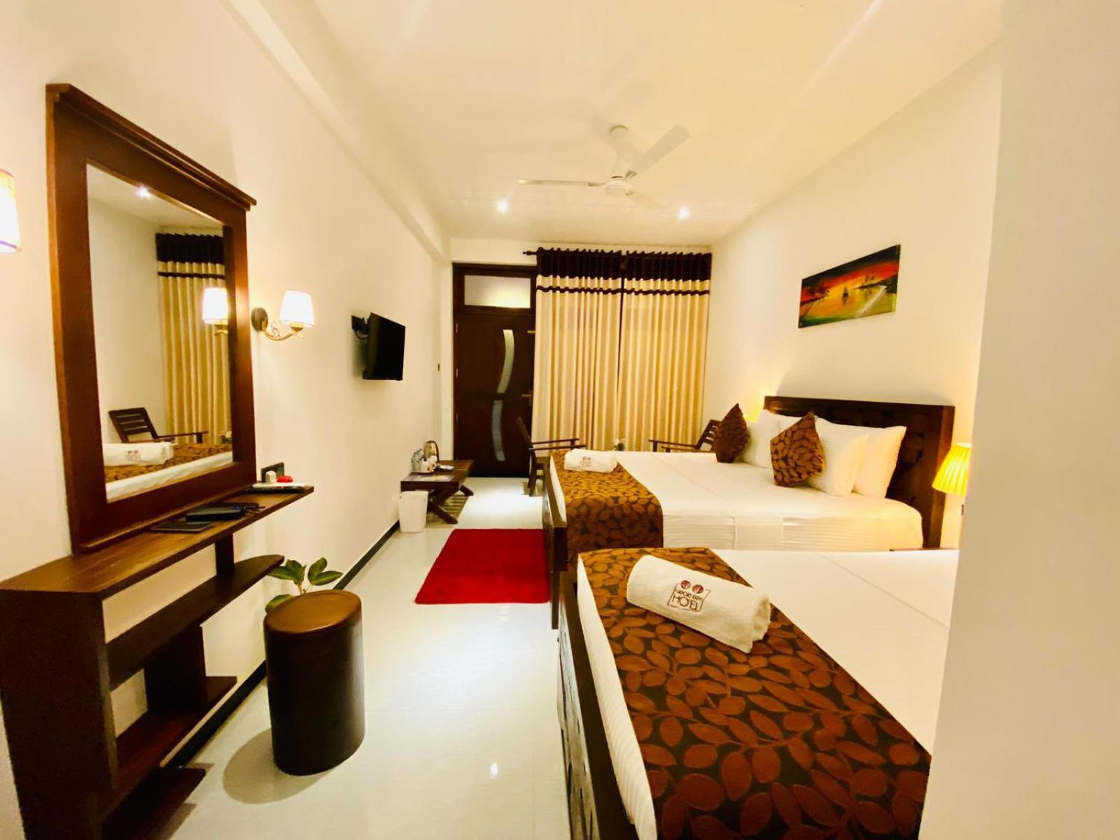 Airport Faith Hotel Katunayaka Екстериор снимка