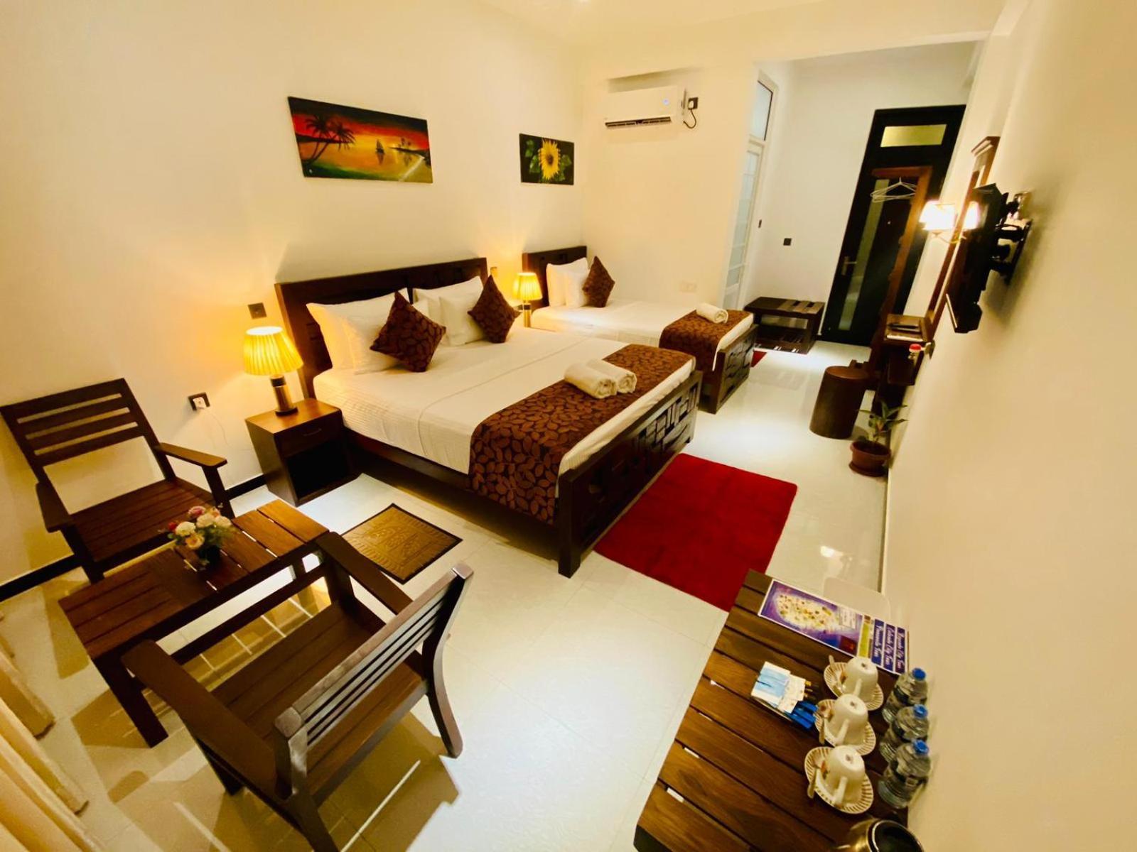 Airport Faith Hotel Katunayaka Екстериор снимка