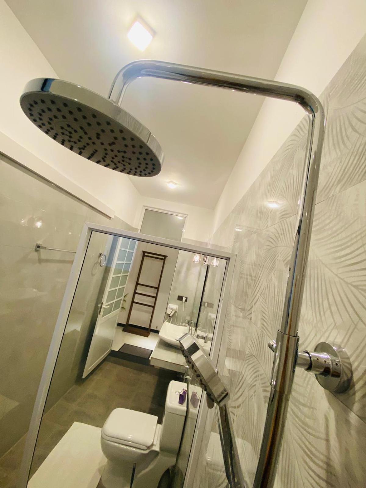 Airport Faith Hotel Katunayaka Екстериор снимка